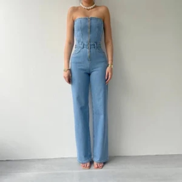 Blāshe Women’s Strapless Denim Jumpsuit. Size medium - Picture 1 of 6